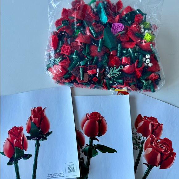 LEGO Botanical Roses - Picture 2 of 3